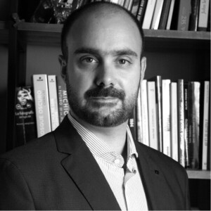 Dr Lucas Somavilla